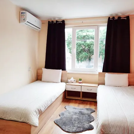 Albergue Roma *
